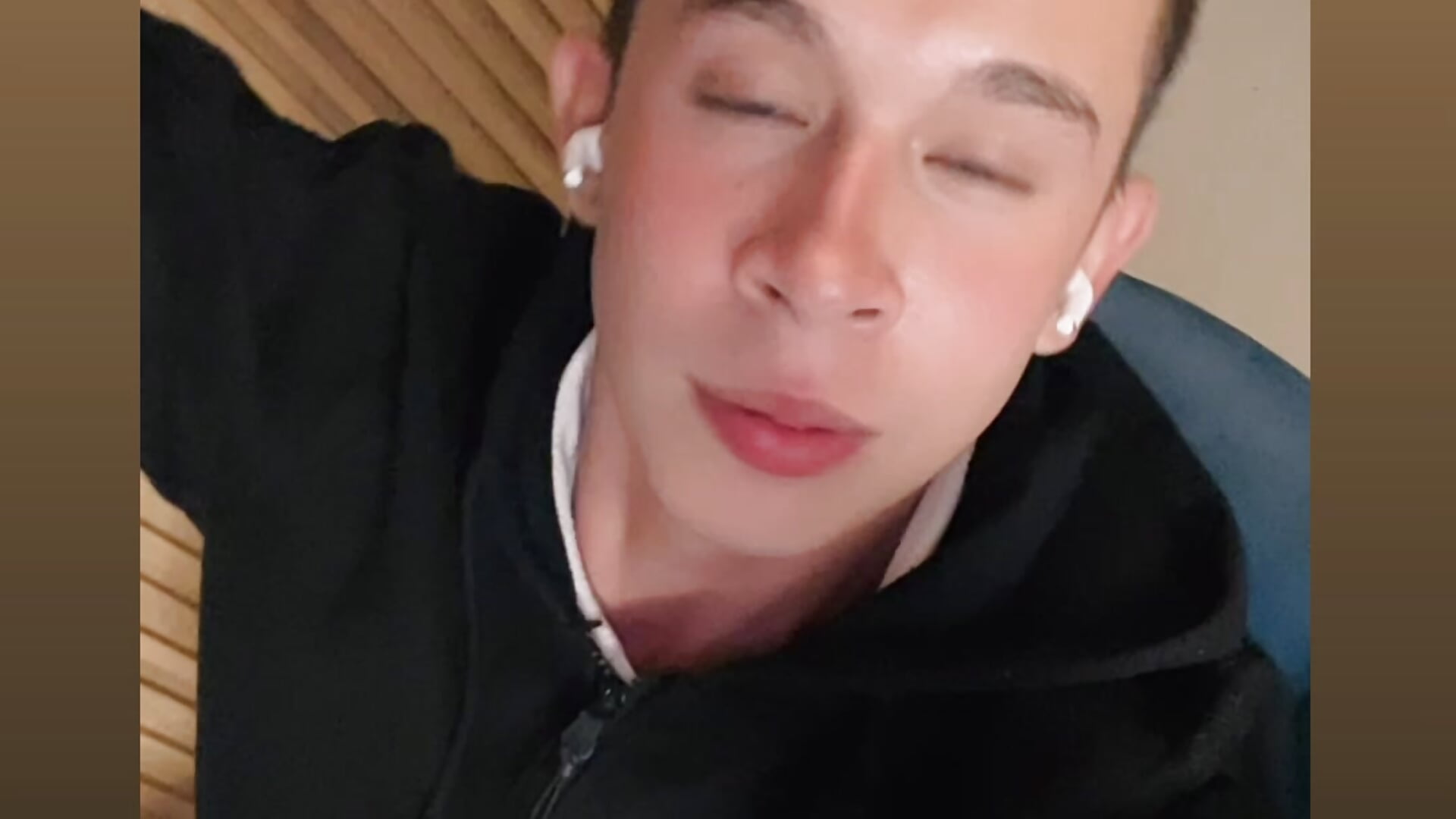 💕🌹👀 - video by Juaan_Diic