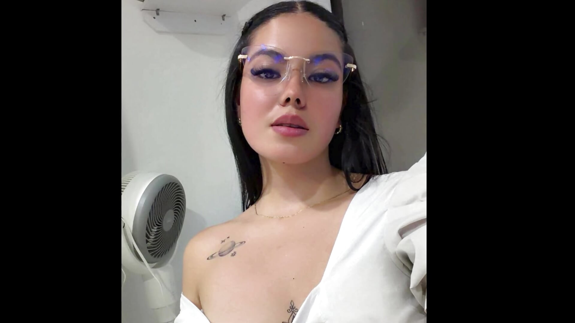 Just me! - clip cu evelinthompsson model videochat