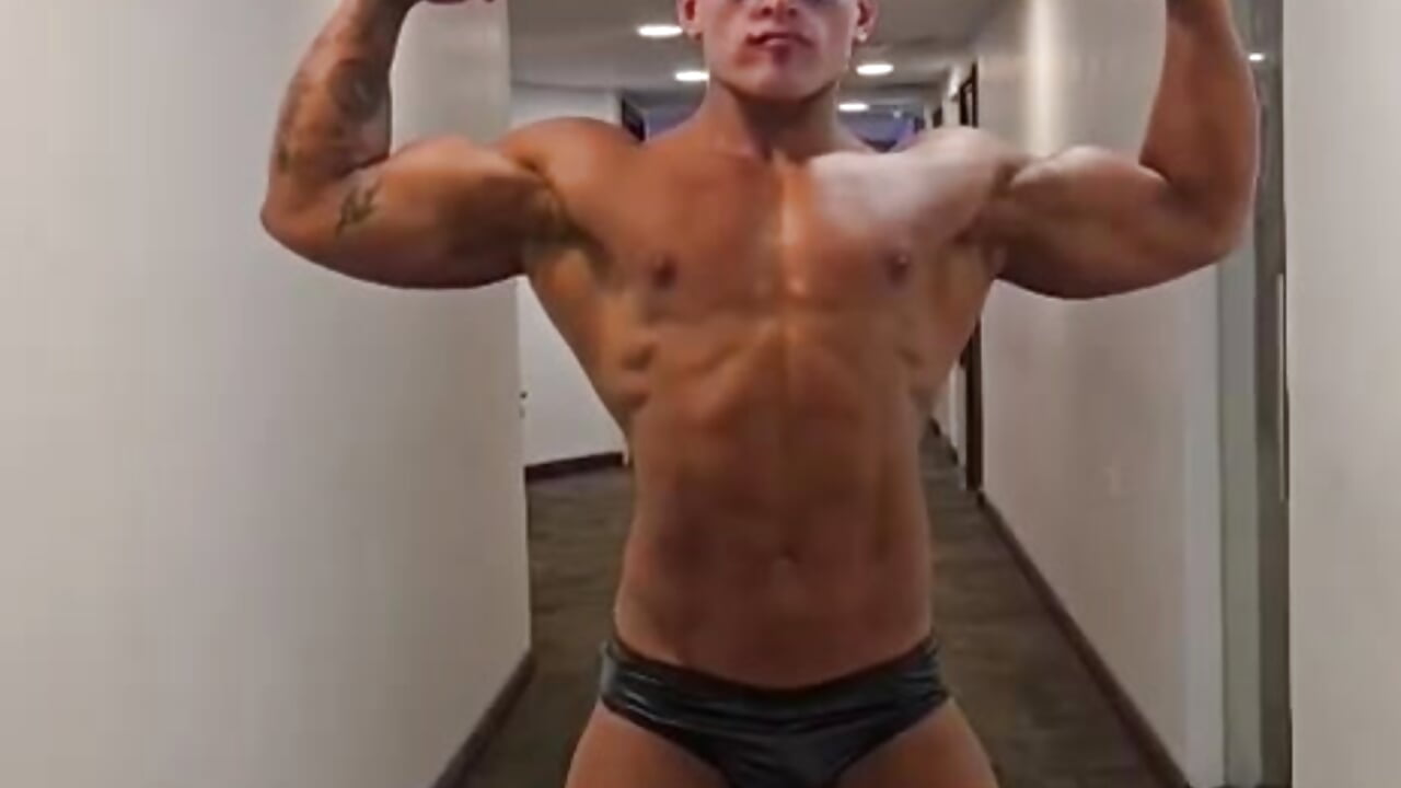 Strong 💪 - Enzo_Vega adlı kamera modelinin videosu