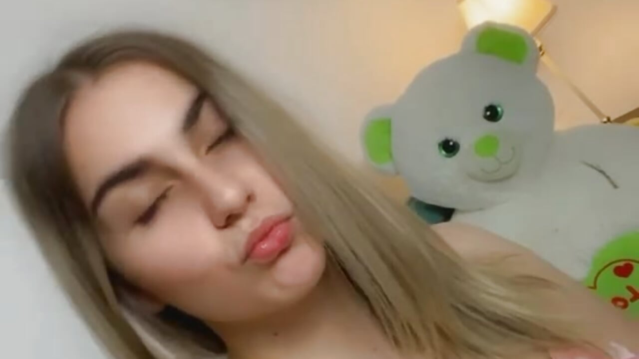 WhatsApp Video 2026-08-26 at 22,41,34 - video av sellena_dimond cam model