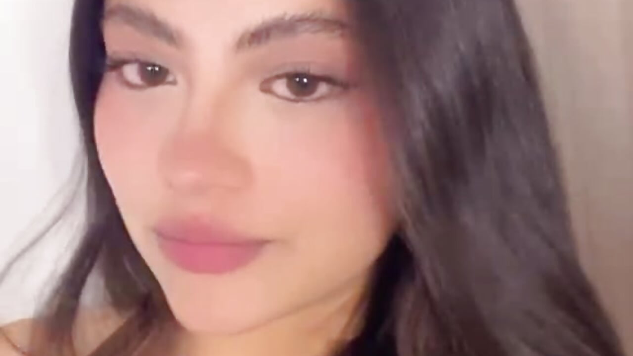 A LITTLE OF ME 💛– Emma_Rhoadess_ kameramodell videója