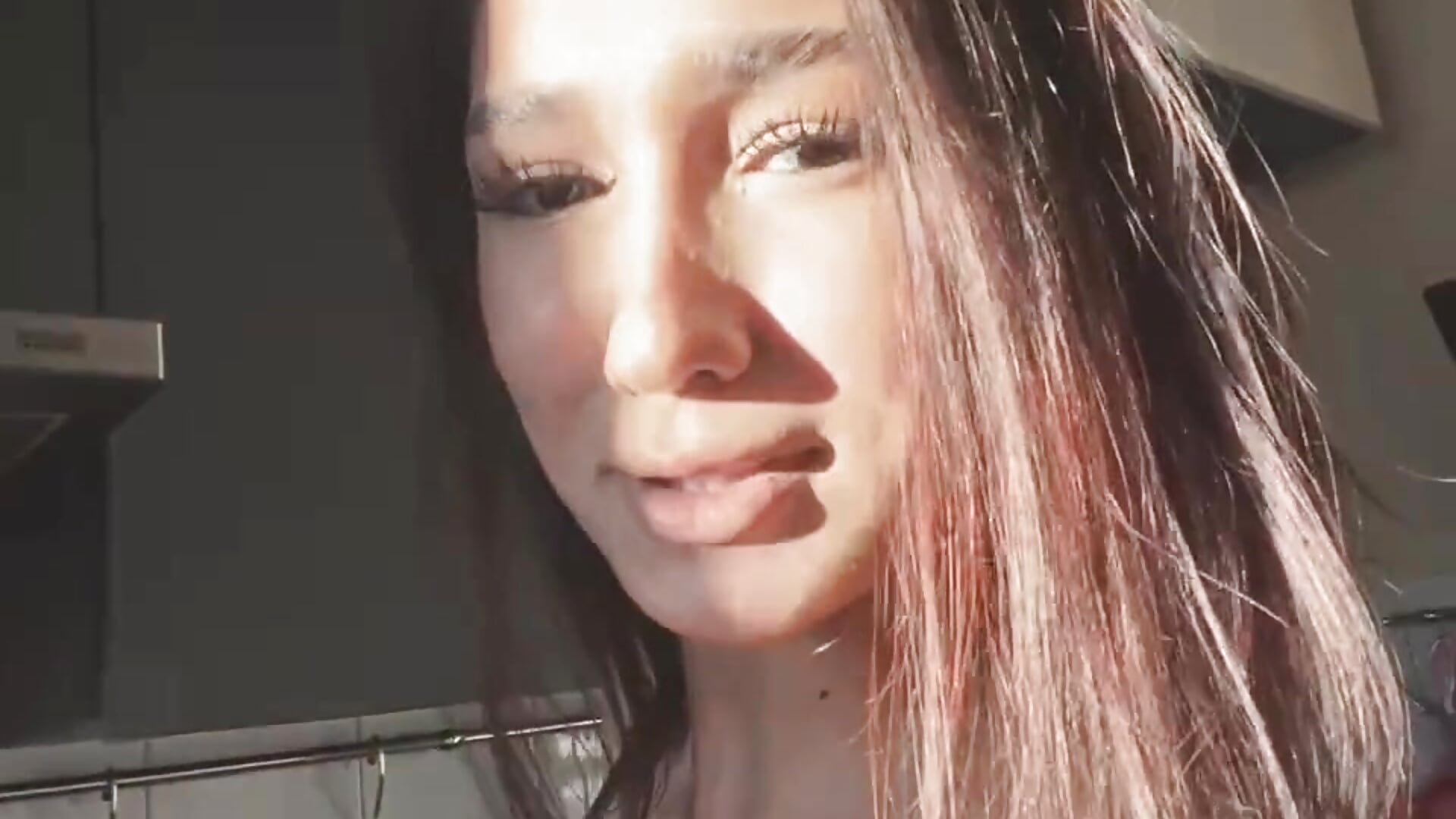 <3 - video di ALittleSurprise modella di cam