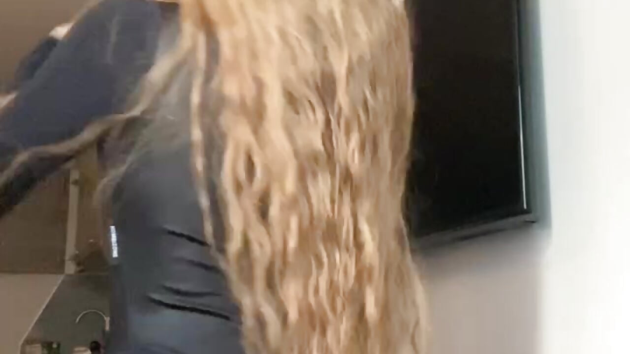 profile-intro-video-1788241344 - video by YasminaGlow
