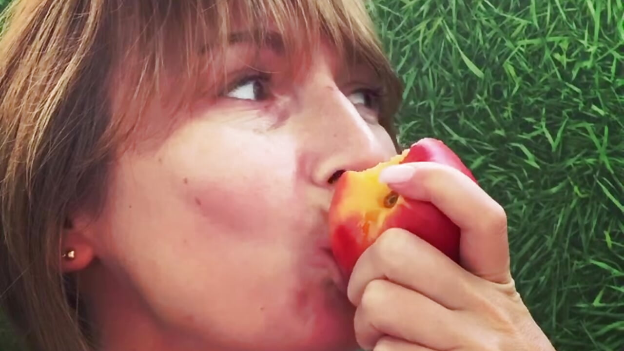 🍑🤤 - Video von SolLina Cam-Model