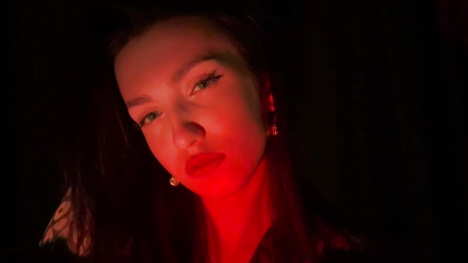Molly who Beckons - video oleh Mollybae44