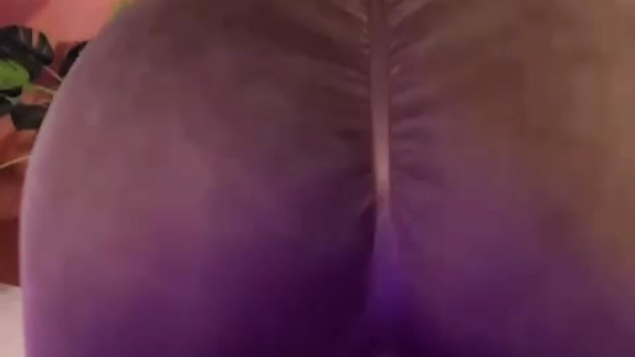 ​​🍑 - video av Noa_valmont cam-modell