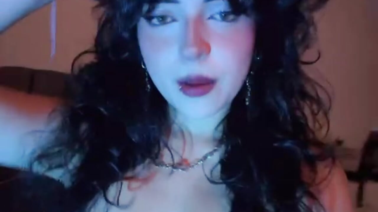 335e908c-0303-41c7-9606-a7be6976edd2 - video RoxanneRiot80s kameramallilta