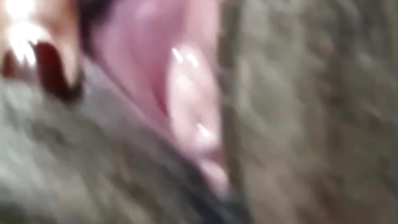 Spread my pussy wide🍑👅🥵