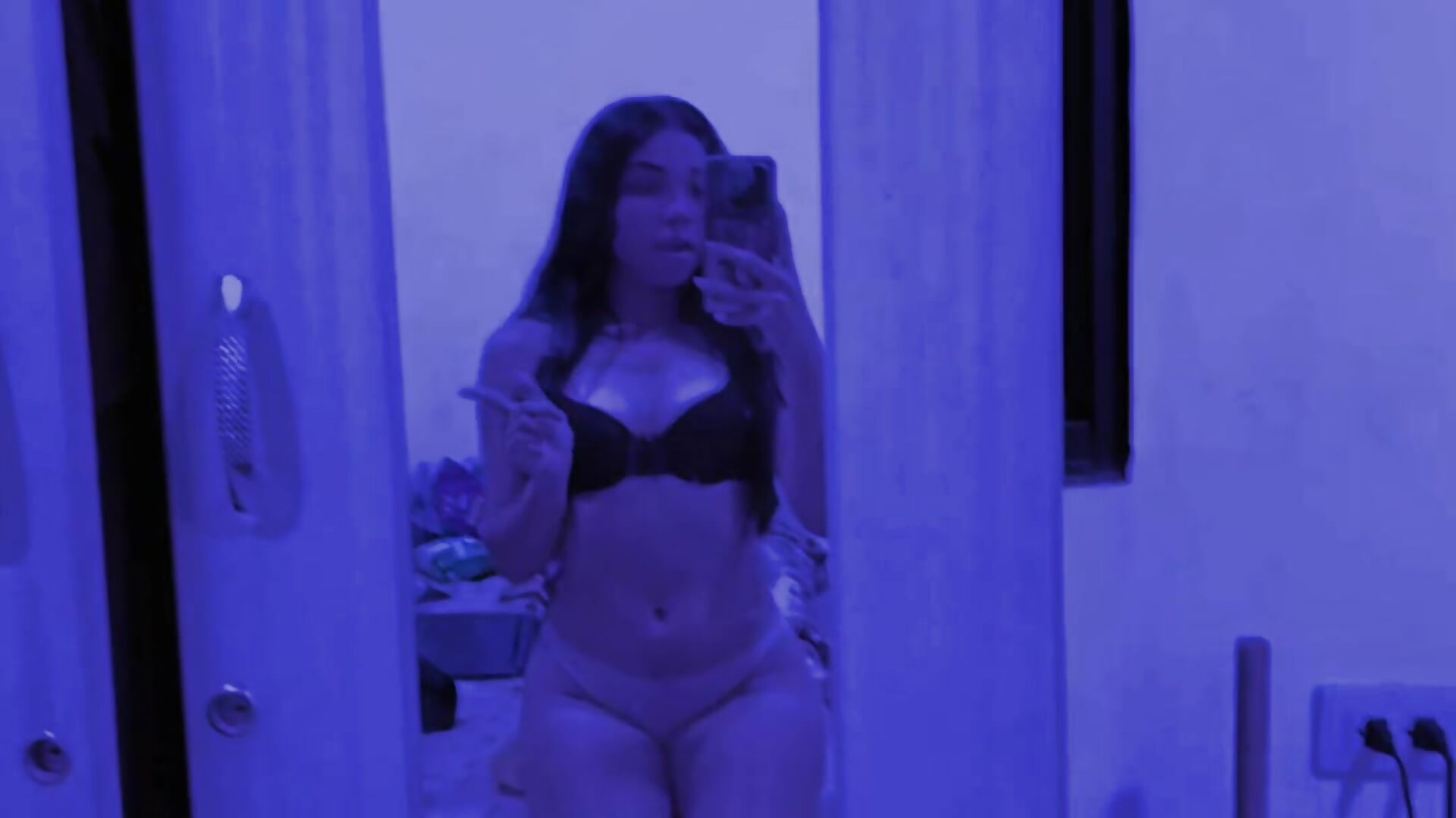 😈 - vidéo du modèle de showcams M_aia