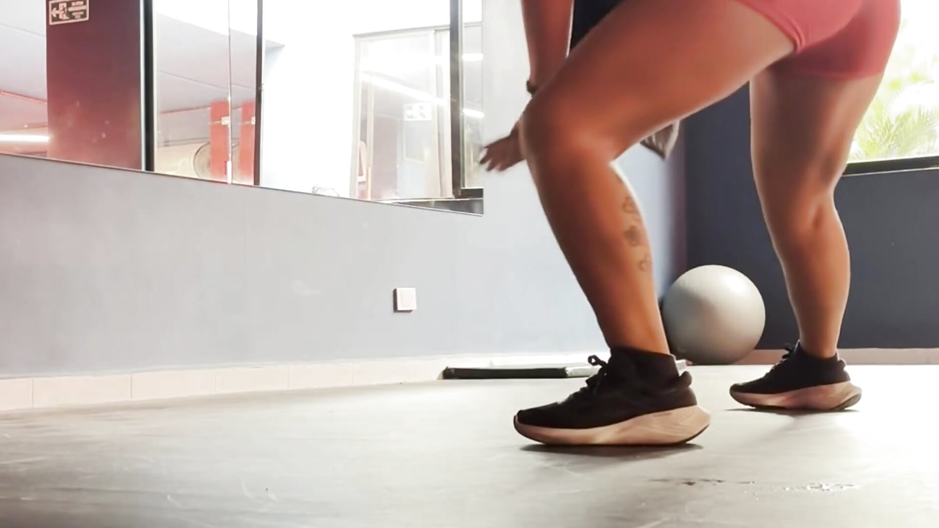 SEXY exercise - Vídeo de LinaRabbit, modelo de vídeos