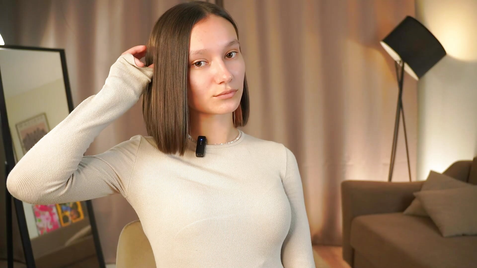 love myself - video di ThereseTonetti modella di cam