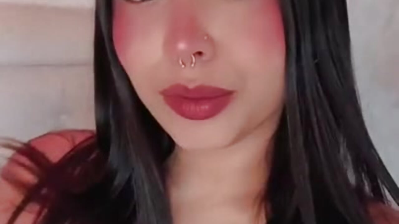 One More Puff 💋 - vídeo de la modelo de cam Scarlet_Ston