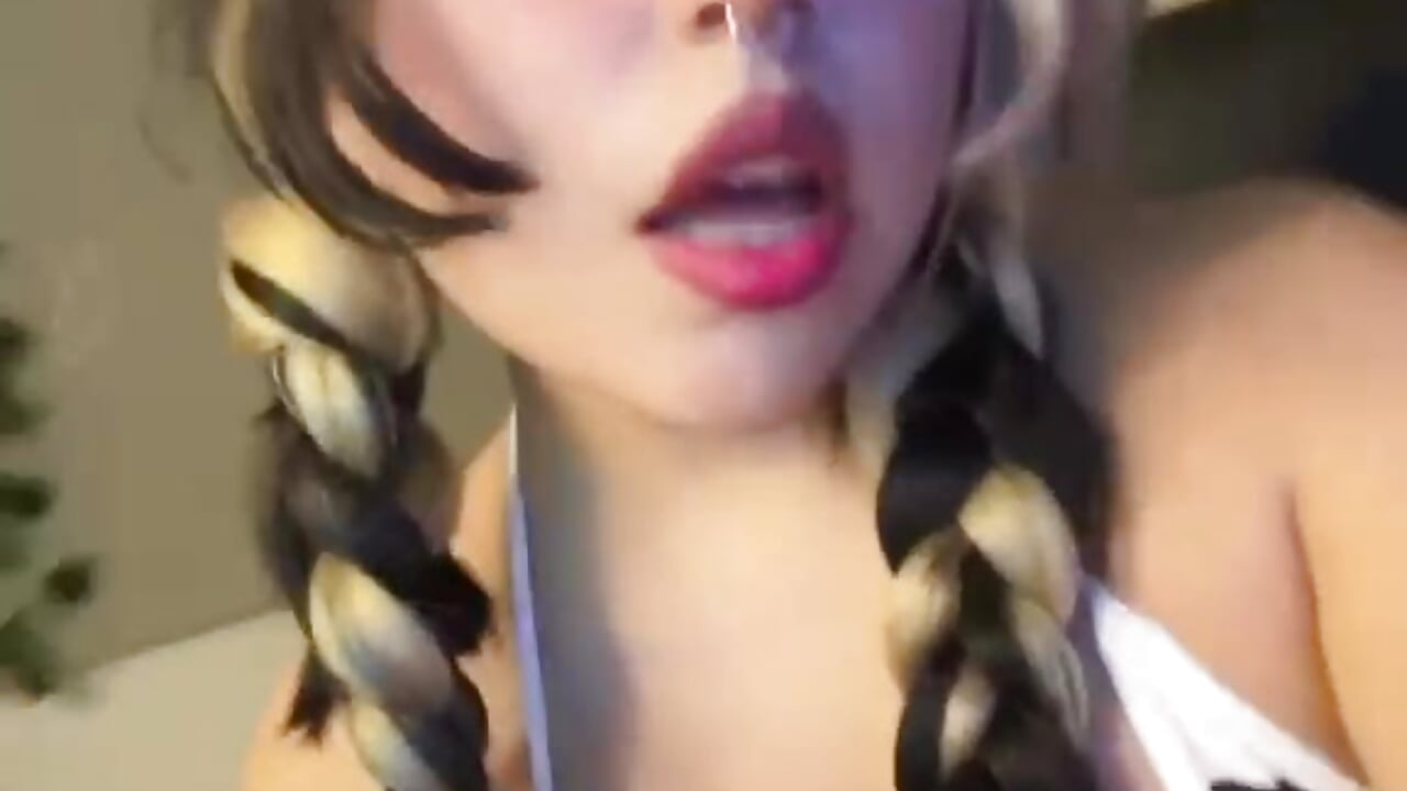 What's your favorite game? - vídeo de la modelo de cam MiaCute11
