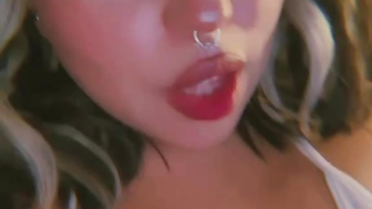 I love milk daddy - vídeo de la modelo de cam MiaCute11