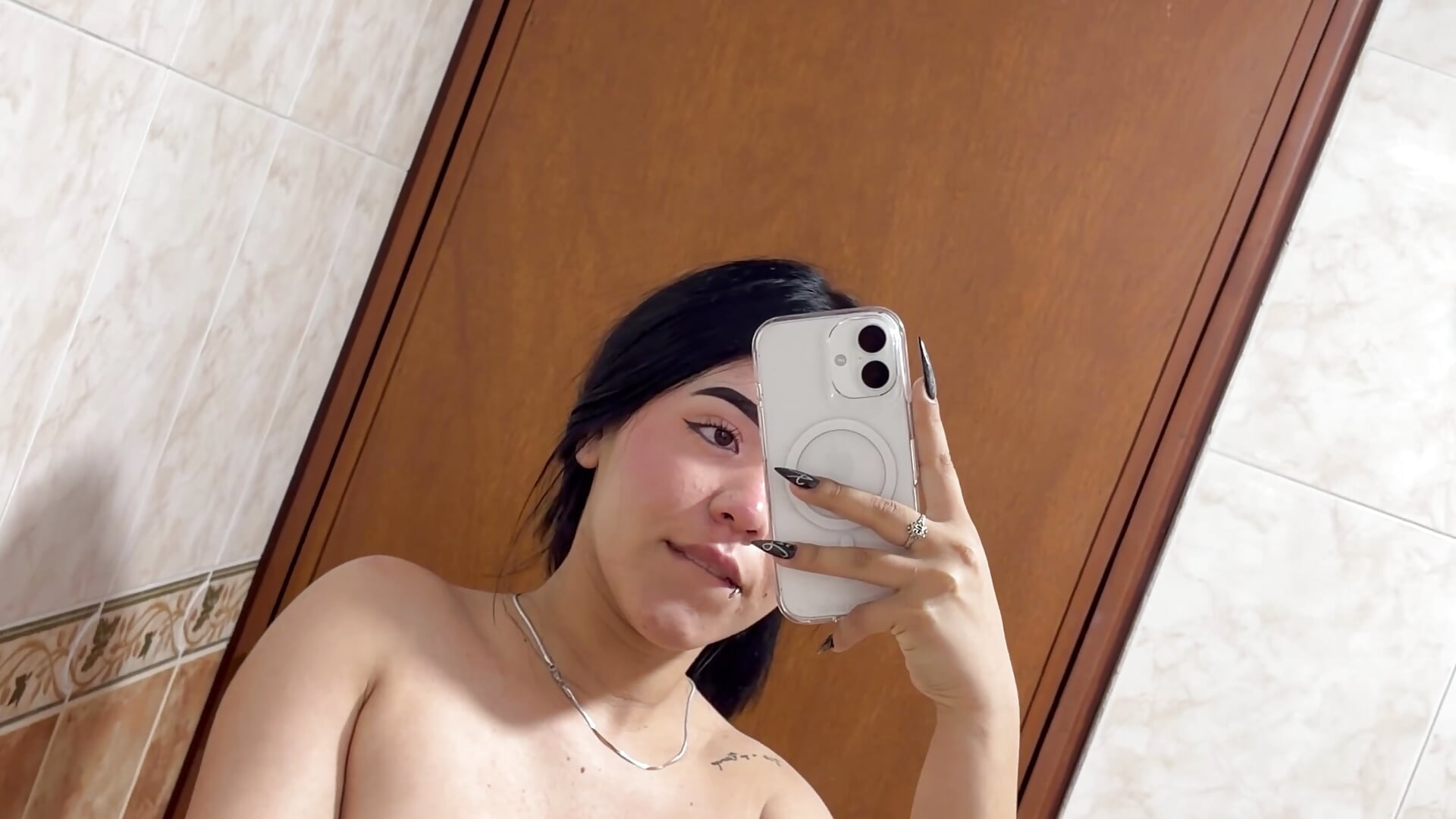 🧼🫧 - วิดีโอโดย ami_grxxd โมเดลแคม