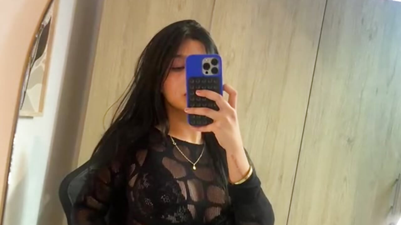<3