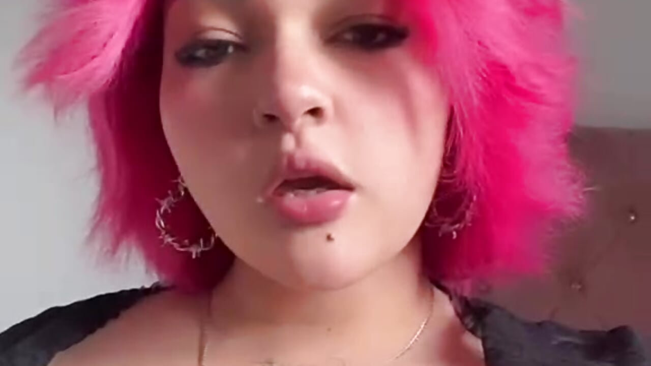 WhatsApp Video 2026-08-27 at 11,49,34 PM - video oleh model kamera Moon_Velvet18