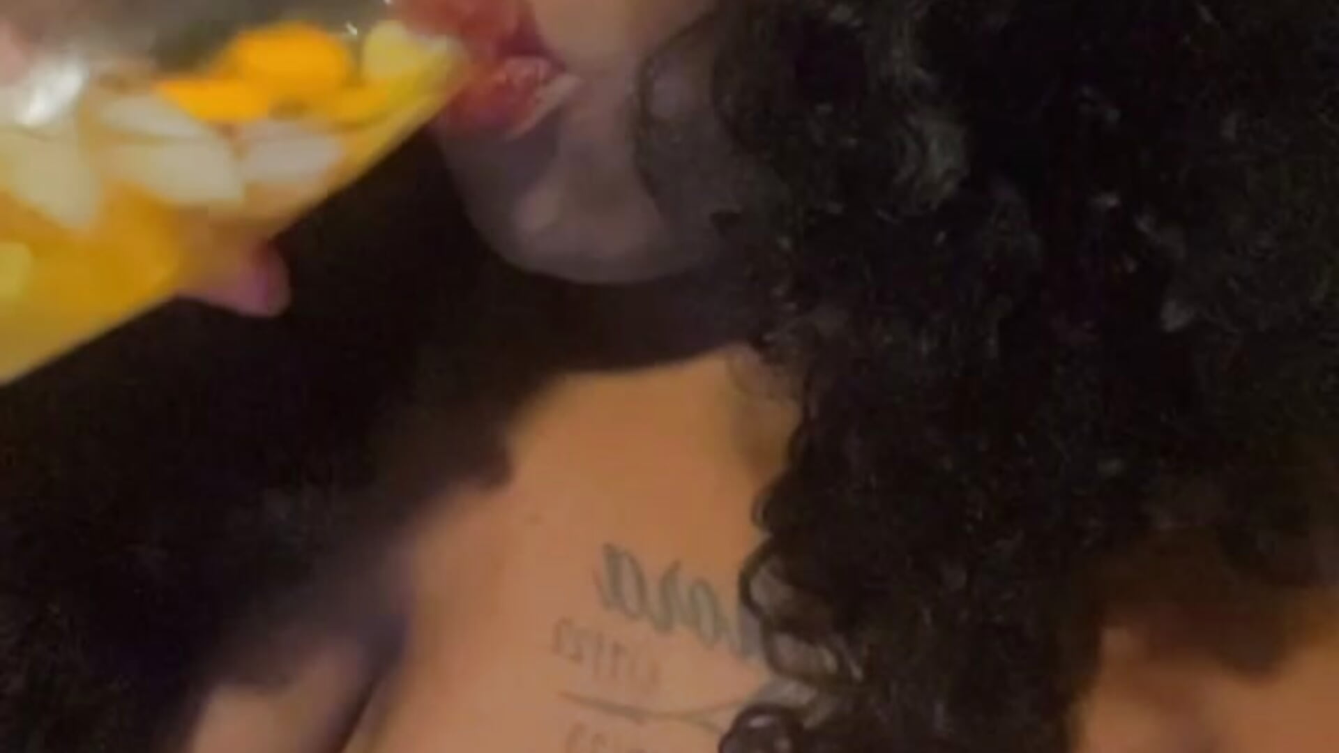 B5A08E09-52DC-4BD4-A2ED-7CA7E1D37E79 - Video von bubblesbad Cam-Model
