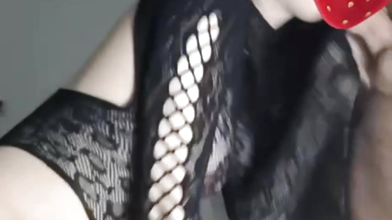 Do you want to see the whole video?🤤🍓 - video by betty_b02 cam model
