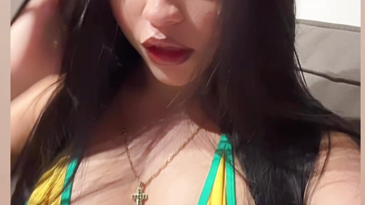profile-intro-video-1788542219 - video by AlanaRamosss