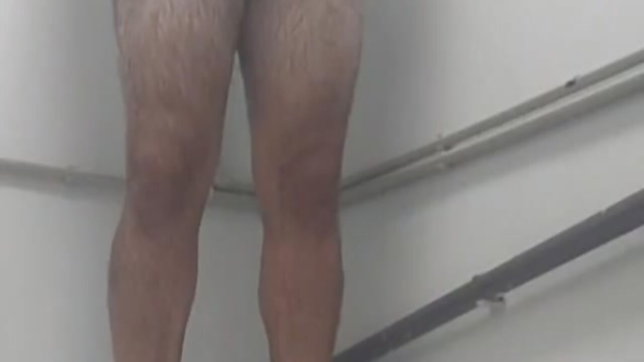 Taking a shower after long work day - video by Jekitojj cam model
