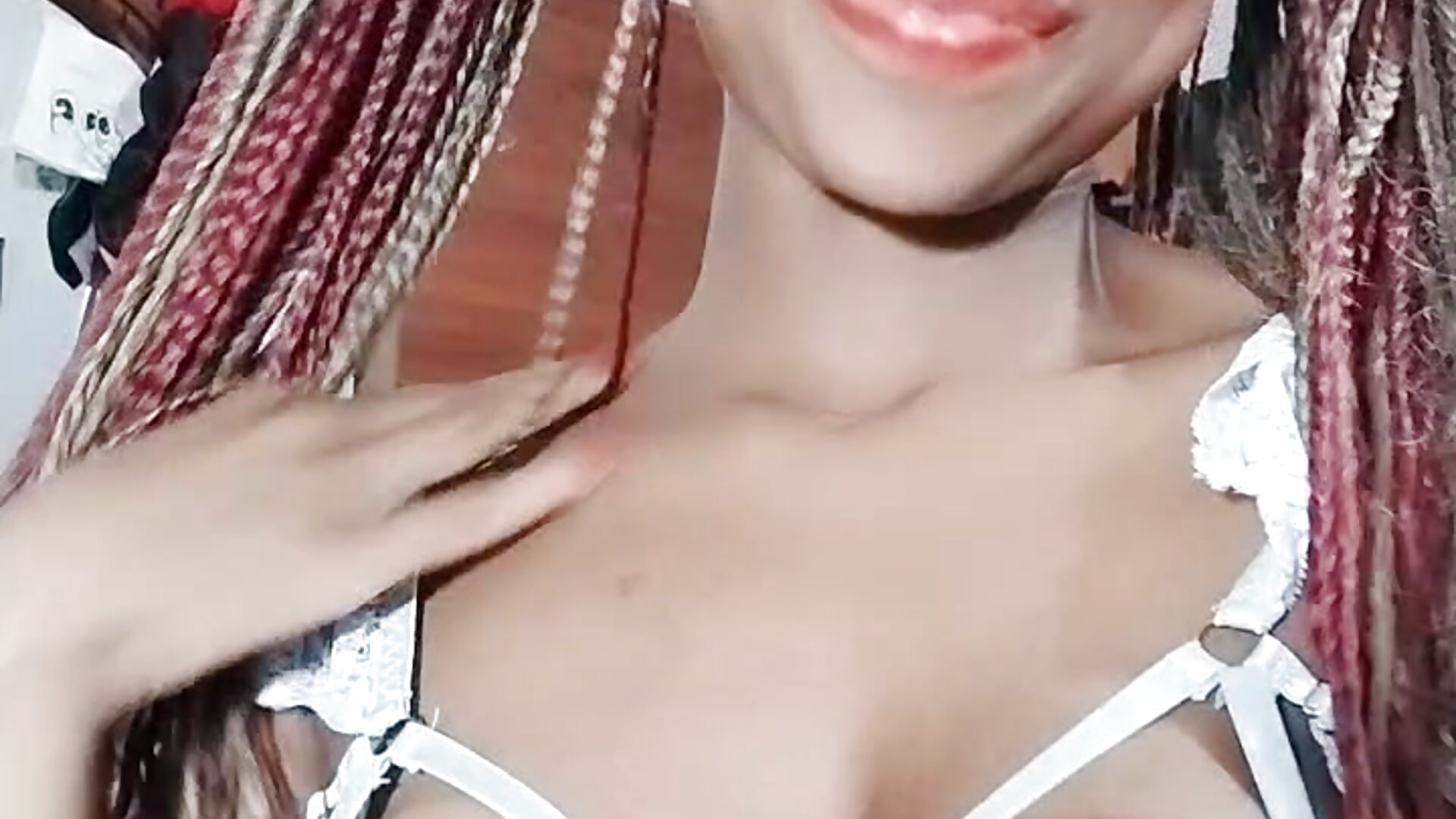 B612_20240411_223723_748 - video by Little_angell0 cam model