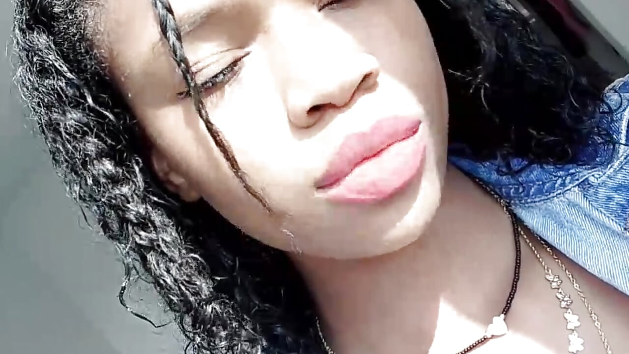 B612_20230227_084321_213 - video by Little_angell0 cam model