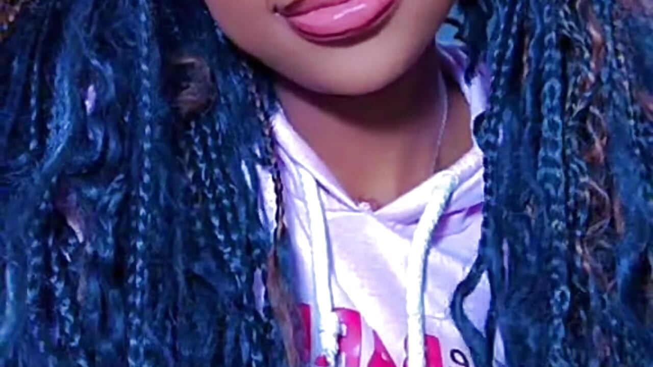 ❤️ - video by Little_angell0 cam model