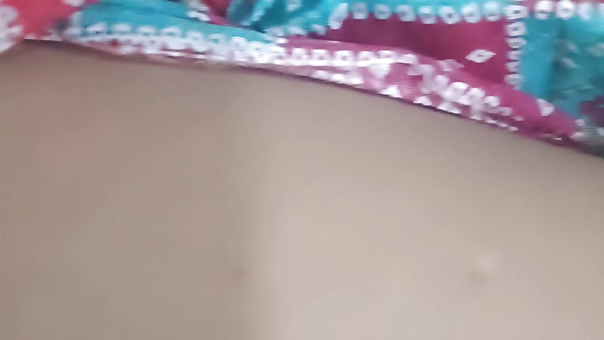 1000000605 - Threesome18teengirls主播的视频
