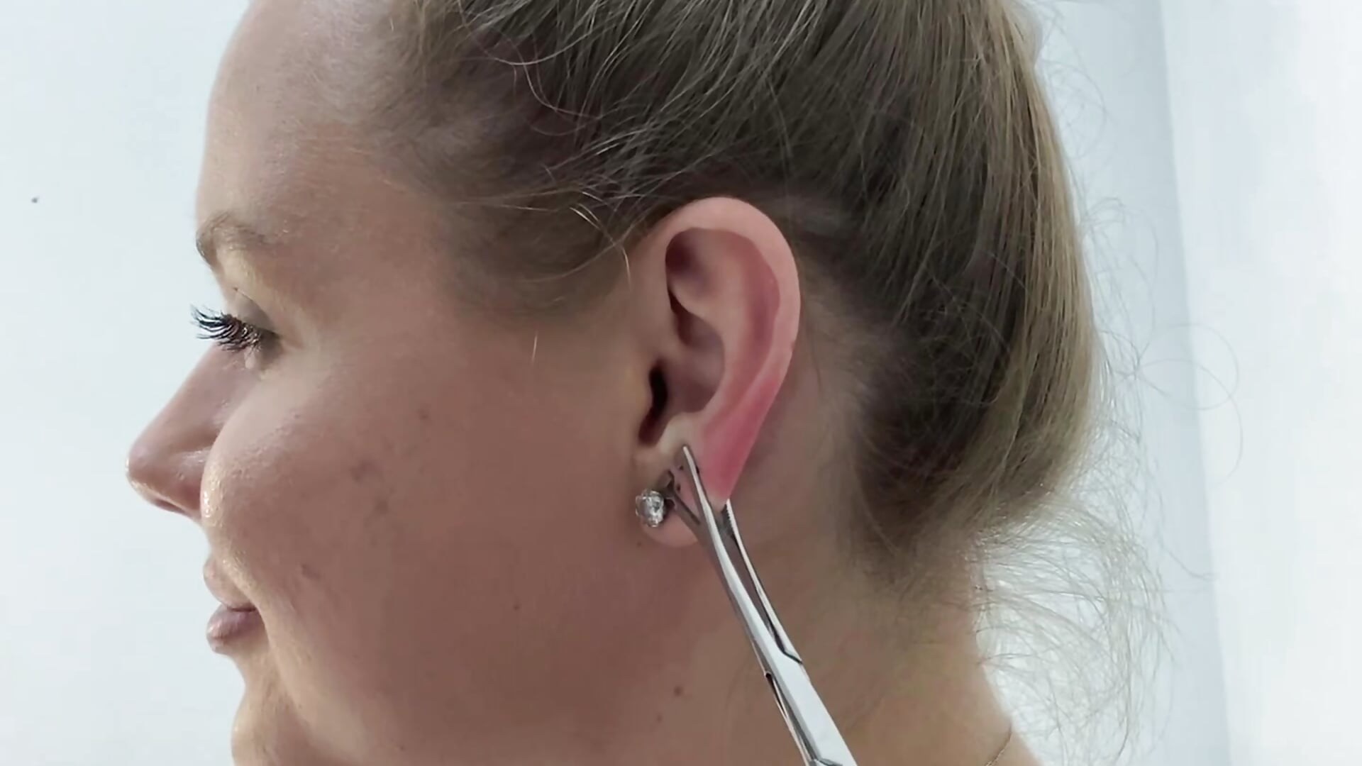 Got a piercing !!!!!!!!!! – video od webkamerové modelky Julia_robertson
