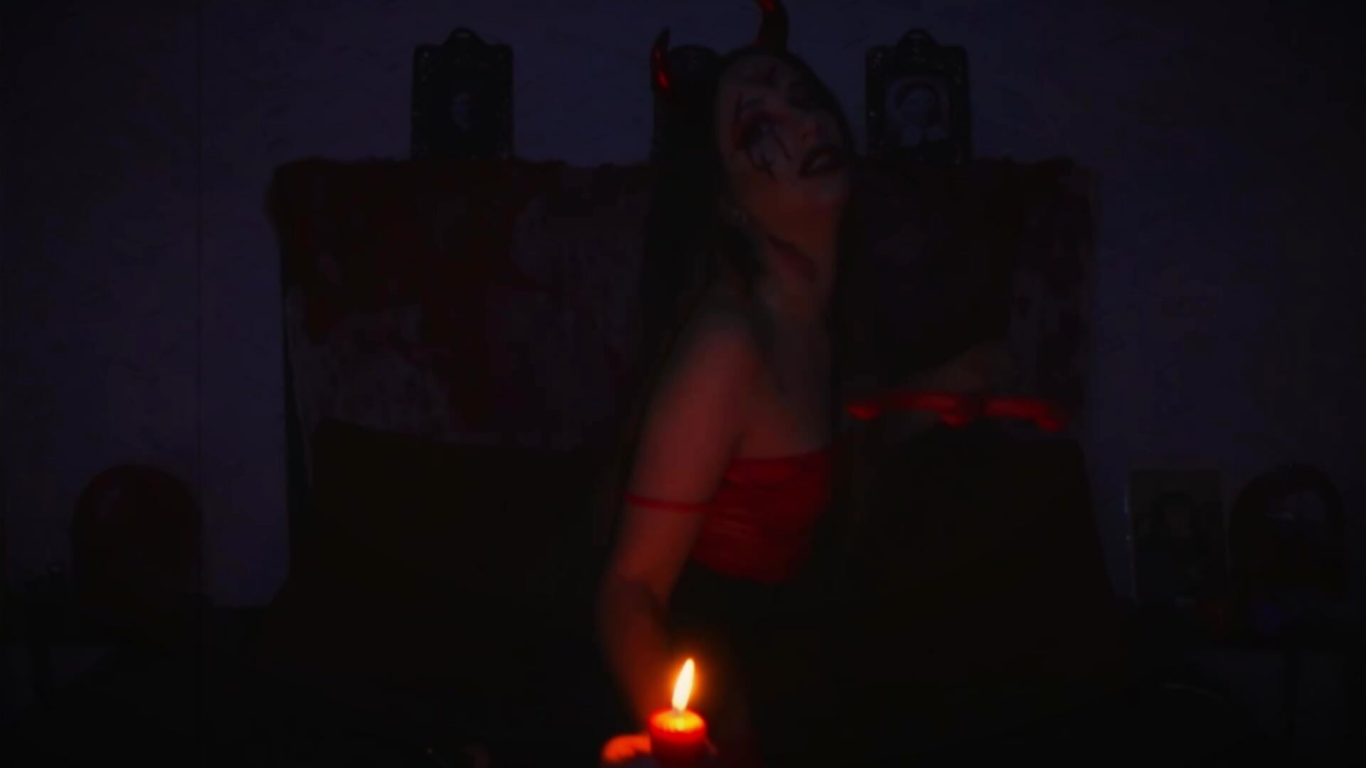 Happy Hallowee!🎃－カメラキャストのAaryaVogueの動画