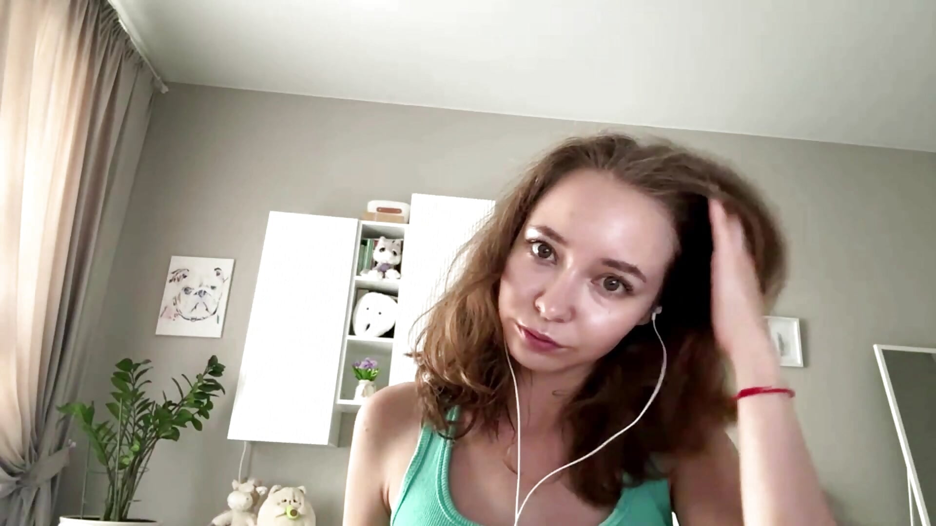 Just showing off a little, heh🤗 - video by LourdesUrmeneta cam model
