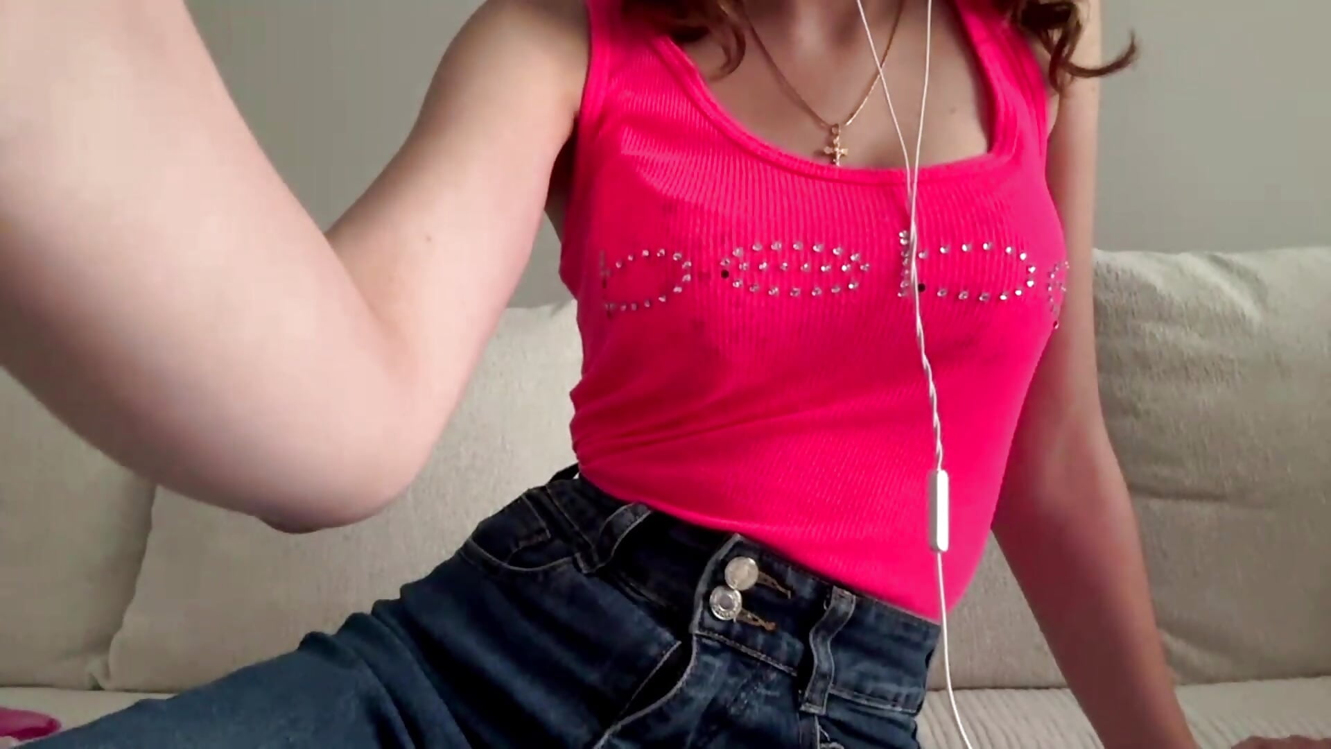 Here's a little air kiss for you💋 - video by LourdesUrmeneta cam model