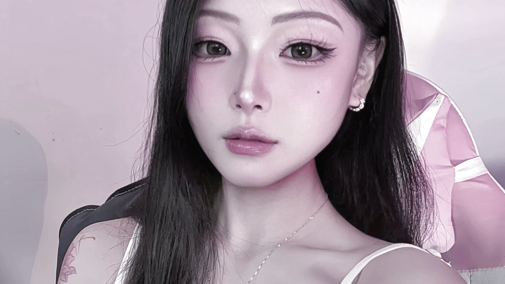 爱你眼里不加掩饰的野心 也爱你喂流浪猫是垂落的发丝