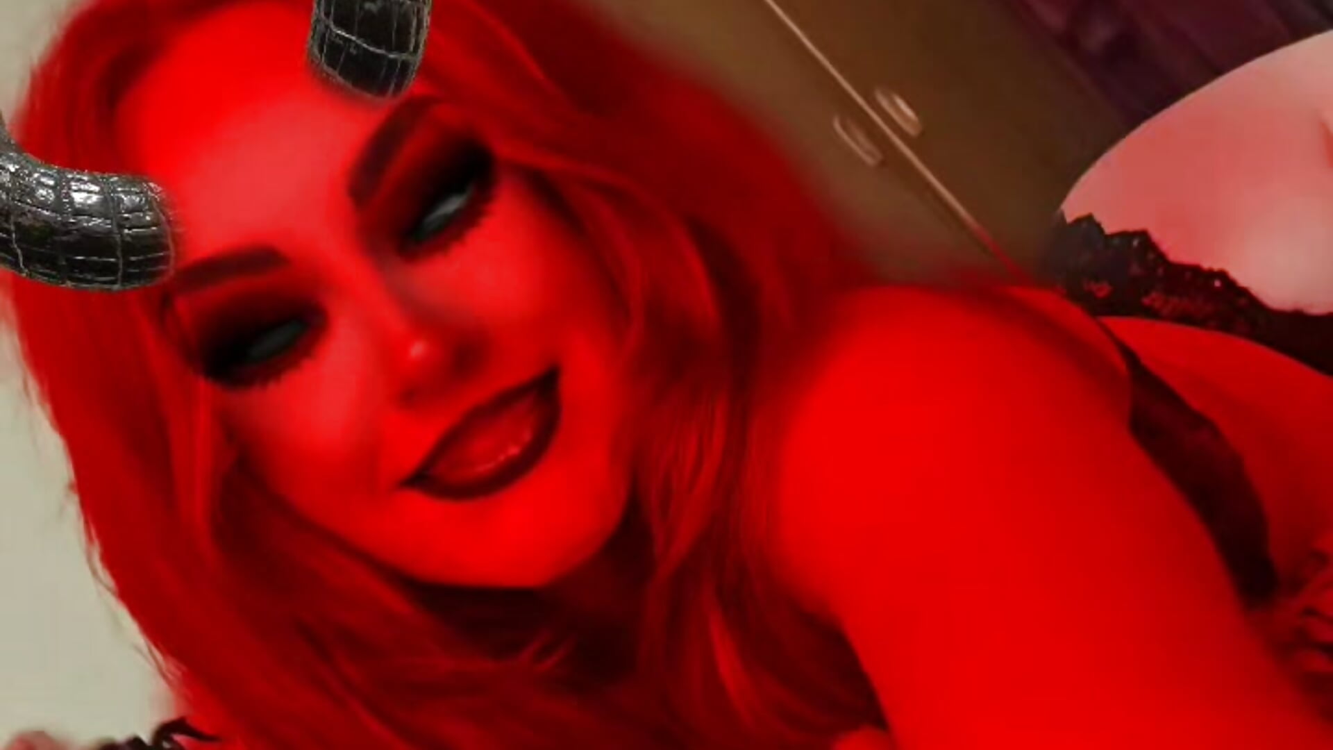 Devilish 😈😈 - BlazingBaddie420 adlı kamera modelinin videosu