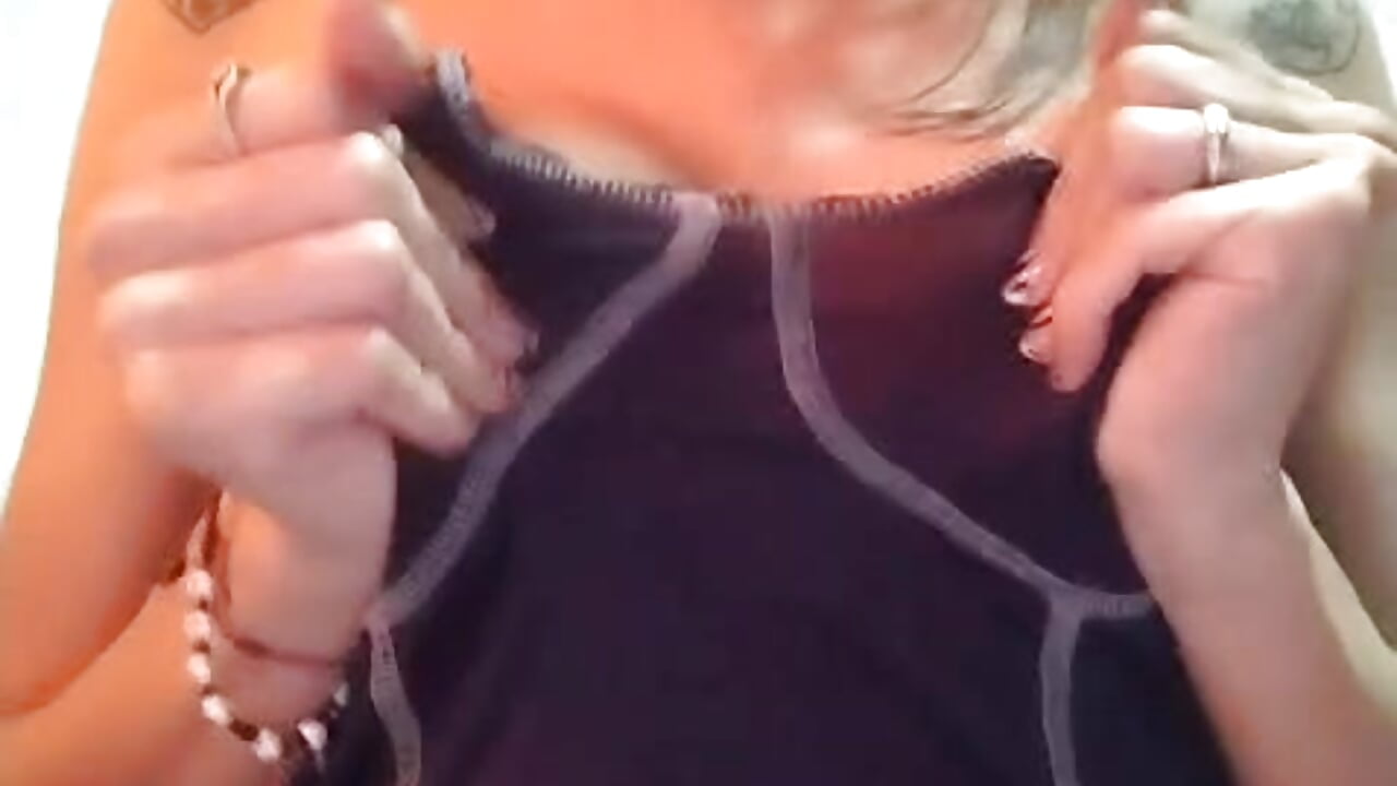 small tits - Vídeo de Milufer05, modelo de vídeos