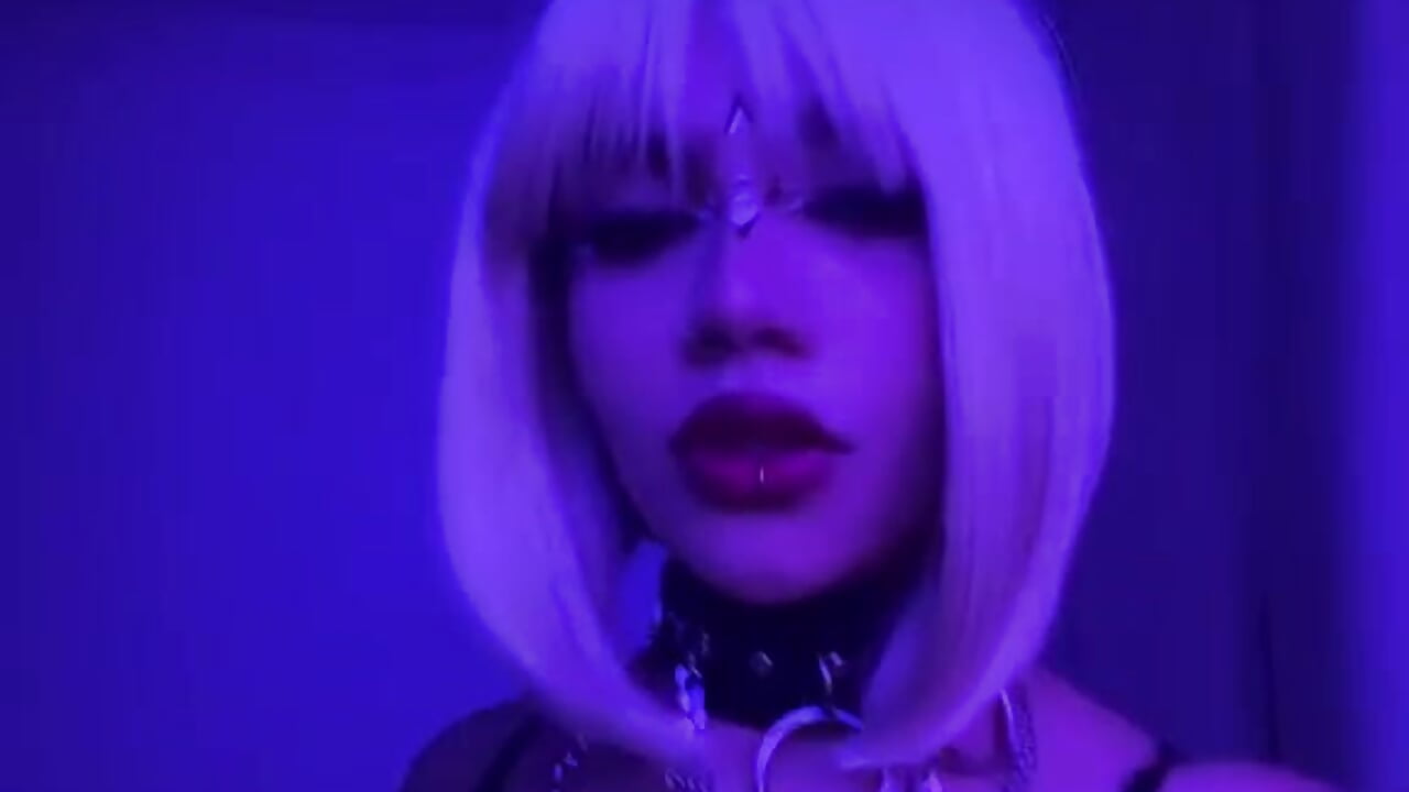 better blonde? — filmik nikki_quinn, modela(-lki) na kamerkach