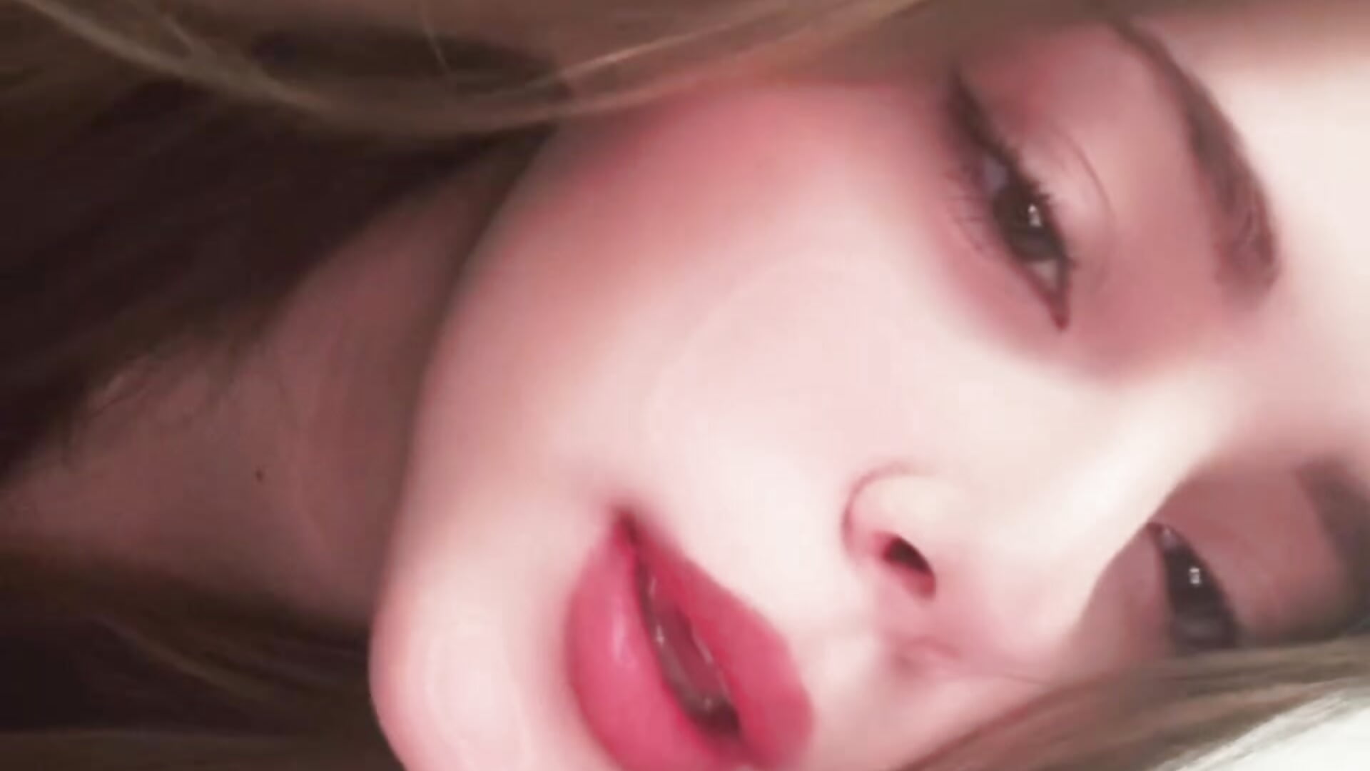 I'm shining like the moon, and I really like it. - video van PipisinkaMandarinka cam-model