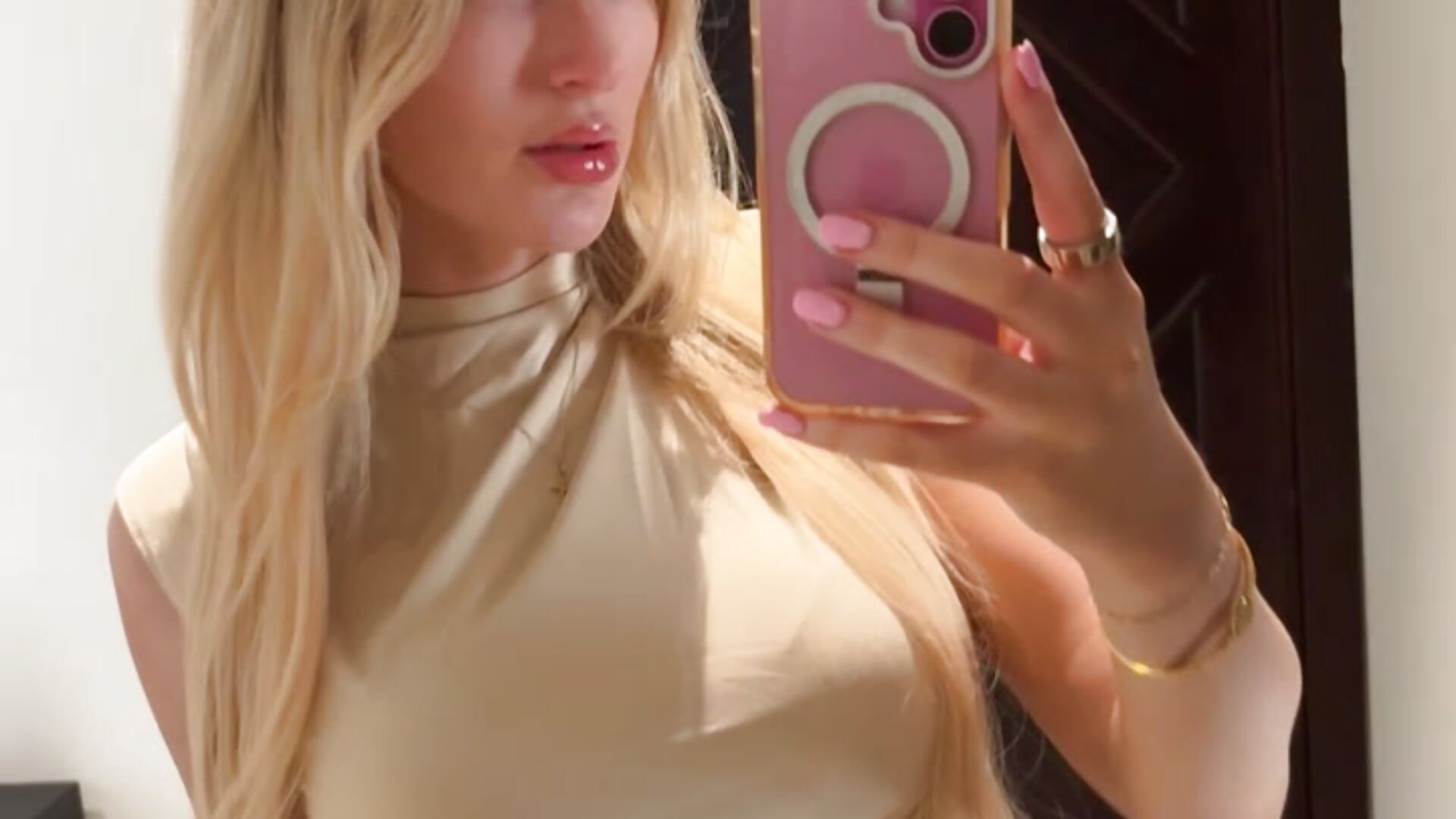 pebbels - video av mayaahart cam model