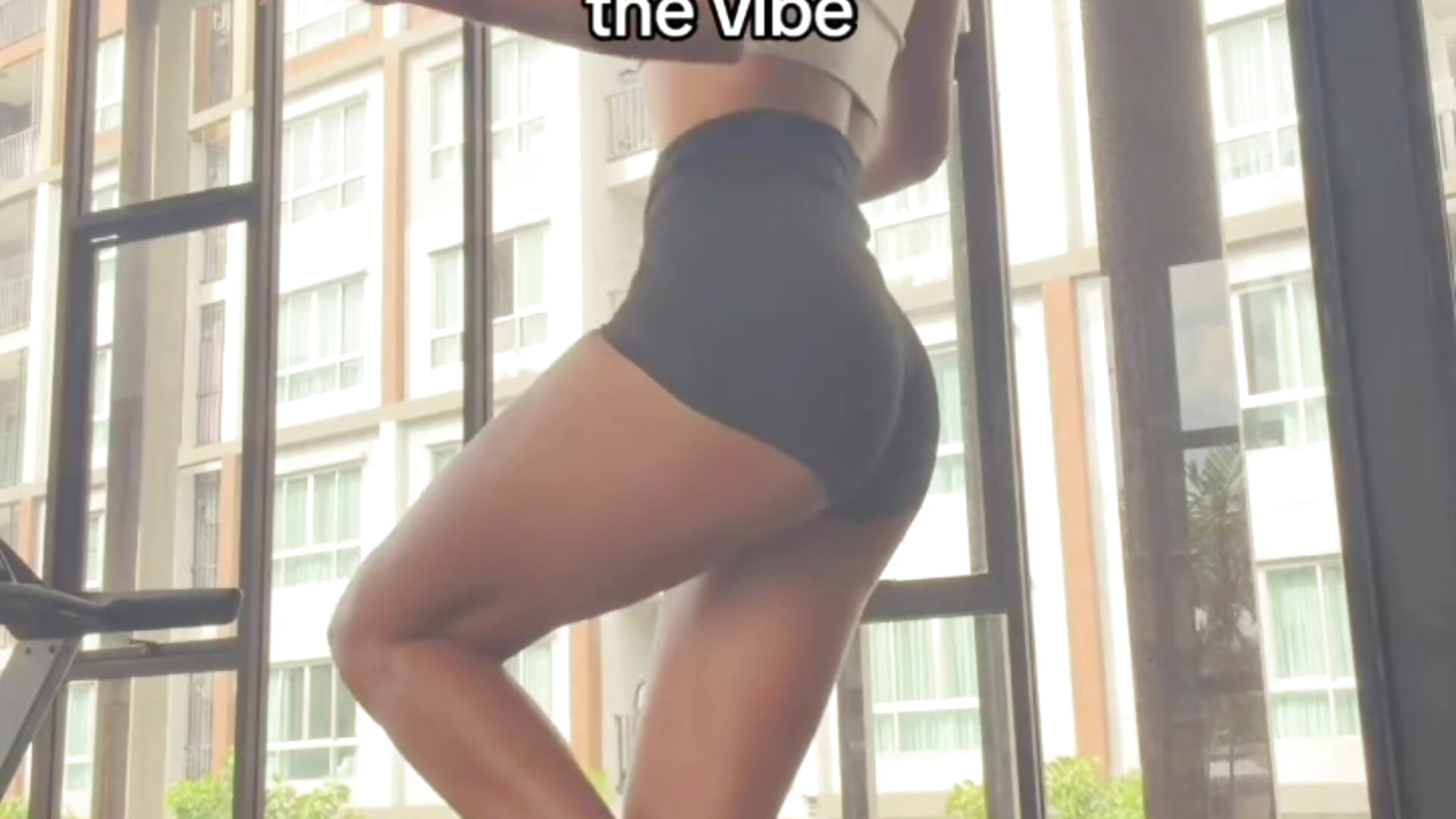 Workout and vibe with me - luna_paw 캠 모델의 동영상