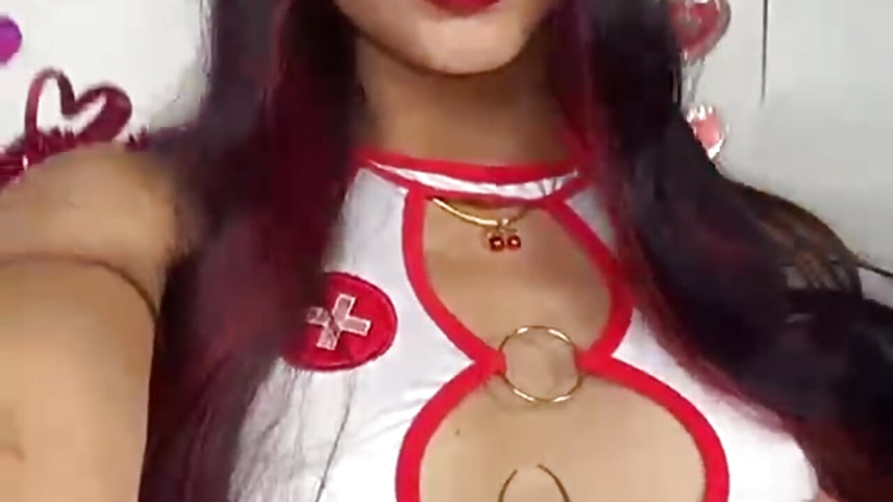 A beautiful and sexy nurse just for you - video av karen_rouxx_ cam-modell