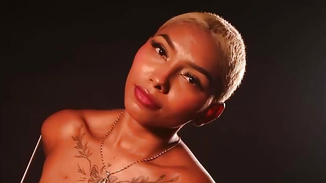 ME 😍 – видео вебкам-модели Ladys_Nova