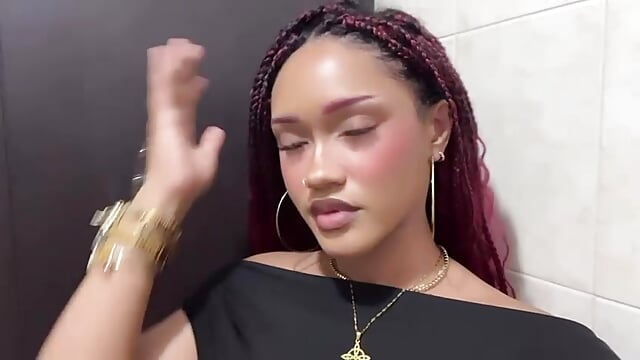 ❤ - видео от уебкам модела IvoryMiller
