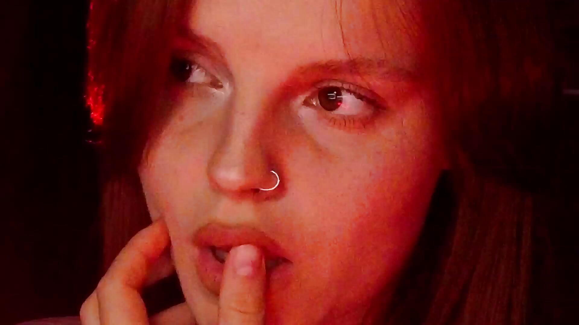 2026-04-25 01-51-48 - video van agatamooons cam-model