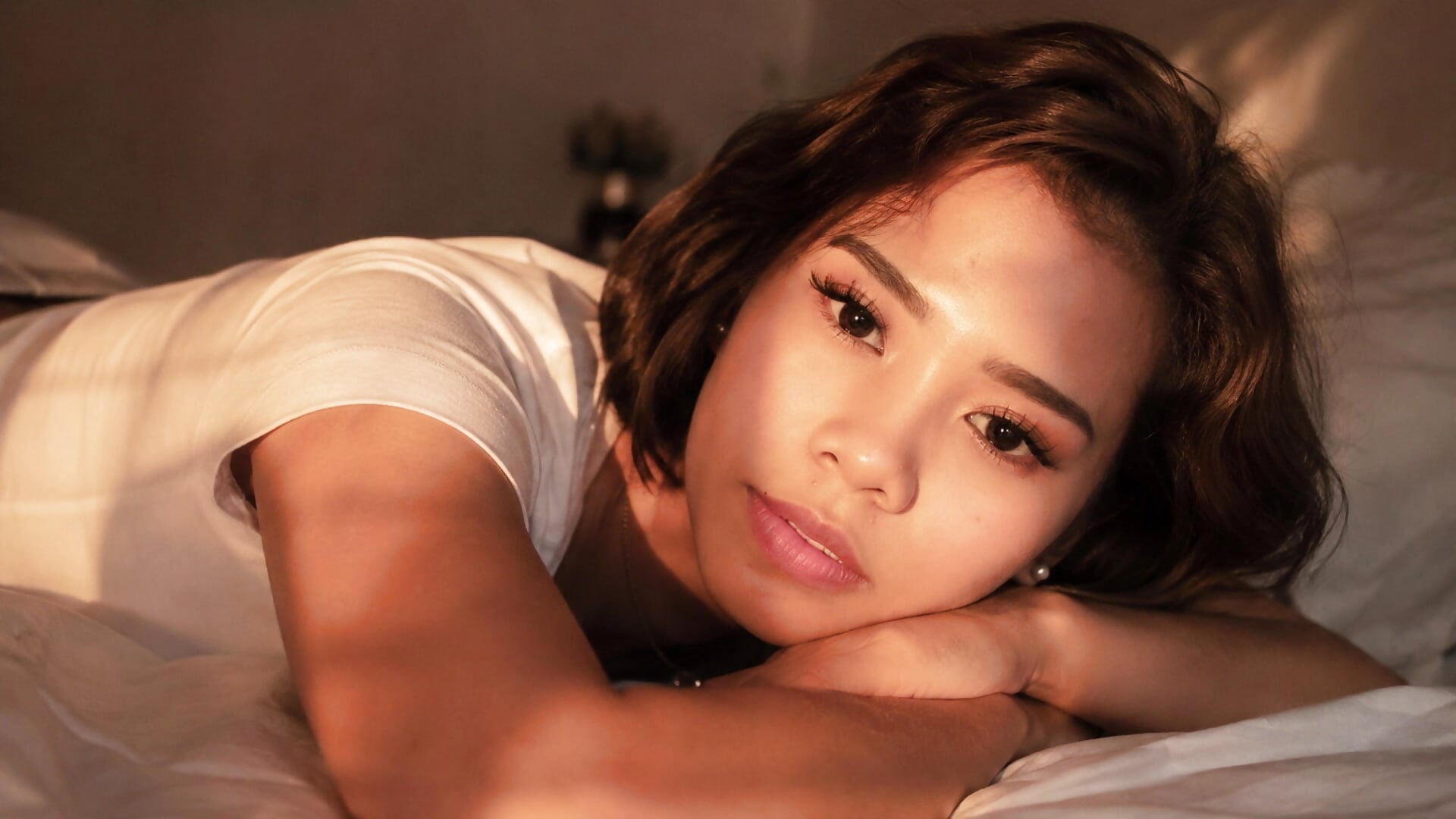 After Hours - video oleh YumiBloom kamera model