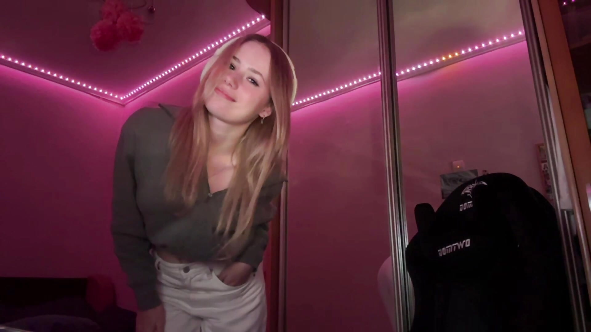 Spim around for you🥰 - video by Aurorain cam model