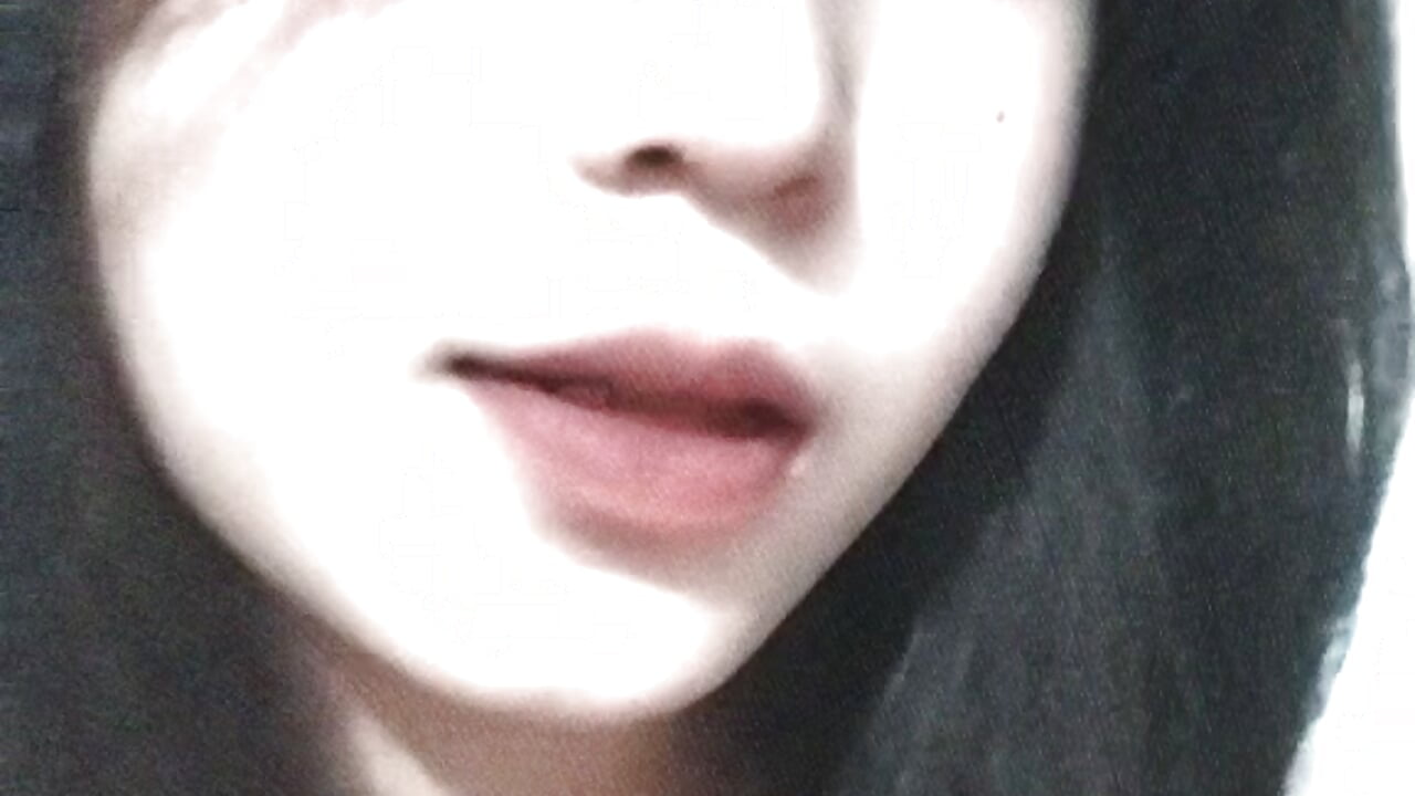 lipsing - clip cu Krissless model videochat