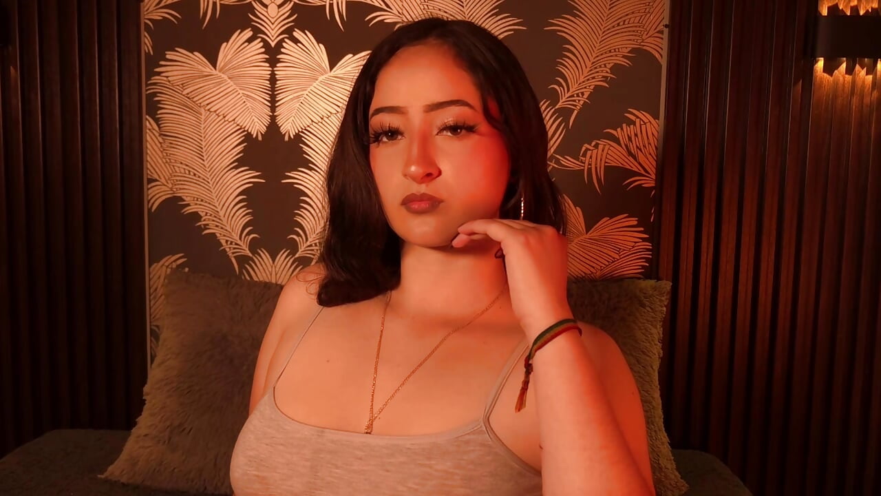 Irresistible sensuality 🌡️ - video di Rebbeca_Dreams modella di cam