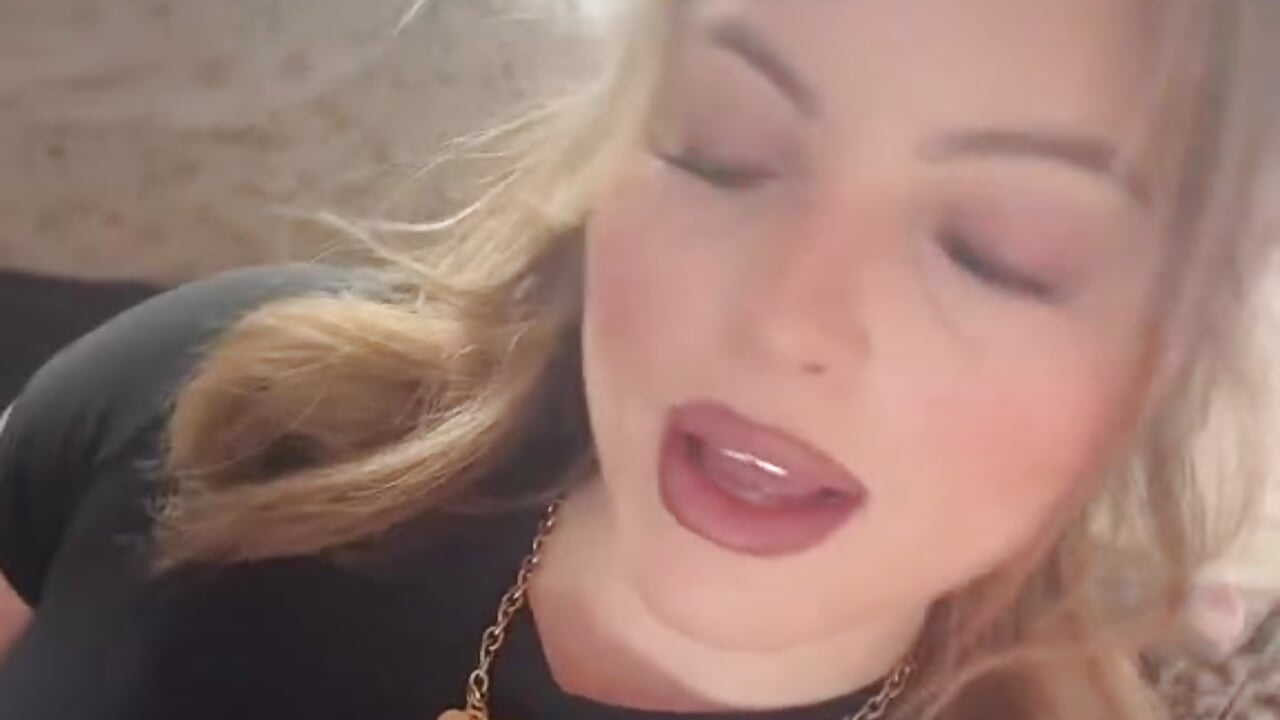 v24044gl0000d8mklhfog65i5cj9qi70 - video van crystalminx cam-model