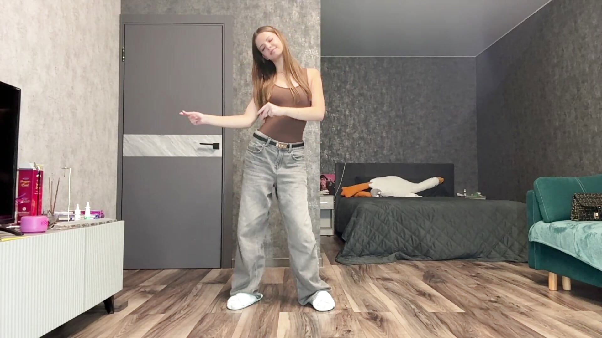 beautiful outfit, right? - فيديو من LuBerch موديل الكام